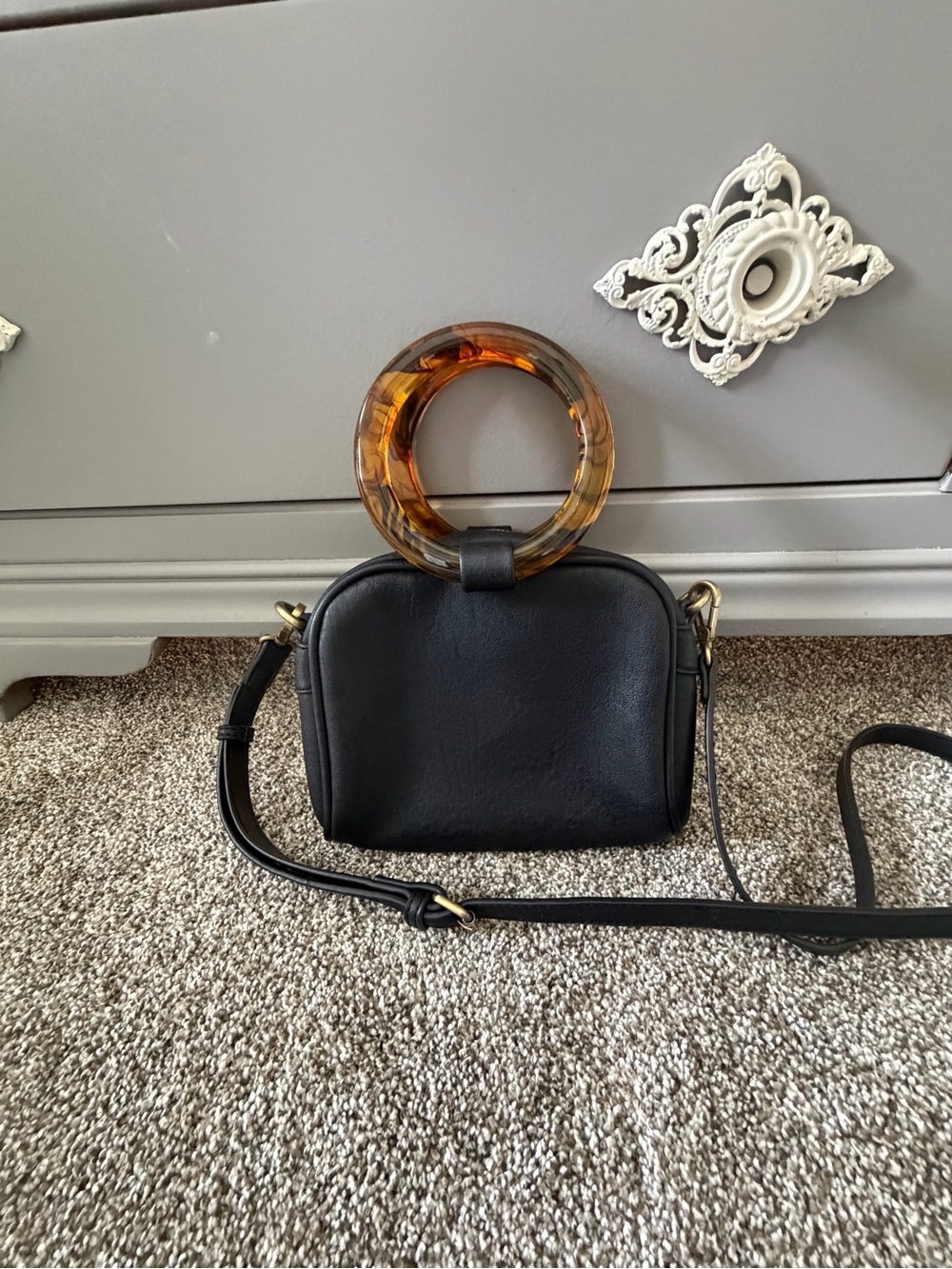Anthropologie Black Crossbody Bag with Amber Tortoiseshell Ring - Picture 4 of 5